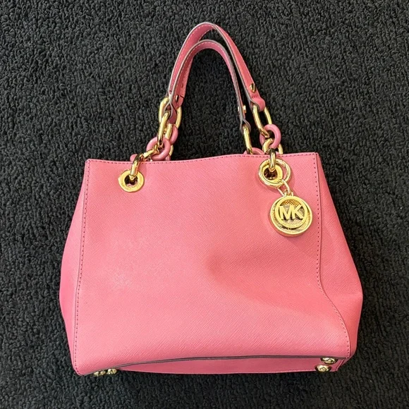 Michael Kors βCynthiaβ Saffiano Leather Satchel - Picture 1 of 16